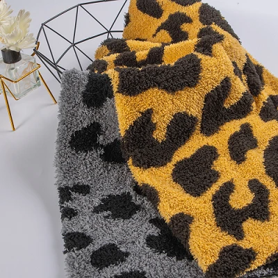 Šerpa tkanina s uzorkom leoparda