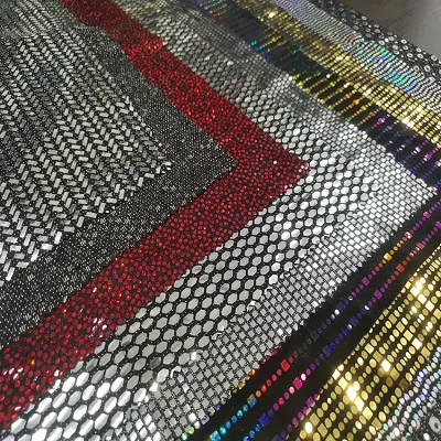 Pjenušava zlatna tkanina